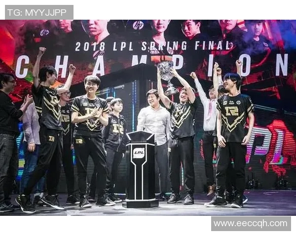 电竞新闻深入分析RNG战队在王者荣耀中的团队配合与战术策略